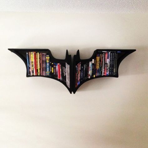 Batman Bookshelf, Comic Storage, Batman Bedroom, Batman Decor, Nerd Cave, Comic Book Shop, Bookshelves In Living Room, Geek Jewelry, Comic Book Store