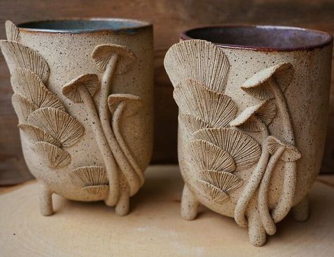 Pottery Pots, Pottery Form, Hand Built Pottery, Pottery Crafts, Ceramics Pottery Art, Pottery Sculpture, Ceramics Projects, Ceramics Ideas Pottery, Pottery Designs