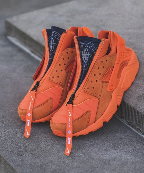 Nike Air Huarache Run City Chi Laceless Sneakers, Shoes Sneakers Jordans, Sneaker Lovers, Nike Shoes Jordans, Huarache Run, Nike Shoes Outlet, Nike Air Huarache, Air Huarache, Best Sneakers