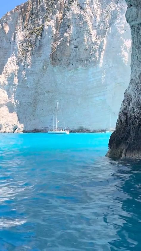 earthpix on Instagram: @isabellaifs - Greek island Zakynthos is a popular summer destination and is located in the Ionian Sea. The capital and main hub is the… Saronic Islands Greece, Sporades Islands Greece, Greece Ocean, Aegina Greece Beaches, Ionian Sea Greece, Disney World Rides, Summer Destinations, Beautiful Places On Earth, Top Travel Destinations