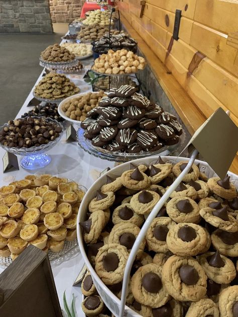 The Wedding Cookie Table Community Cookie Wedding Table, Cookie Wedding Display, Cookie Display Wedding, Cookies For Wedding Cookie Table, Cookie Table Wedding Display, Reception Cookies, Christmas Cookie Table, Cookie Station, Cookie Table Wedding