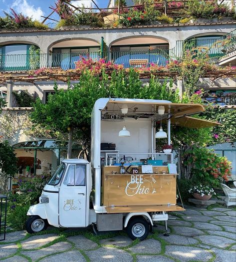 Street Food Business, Coffee Food Truck, Mobile Cafe, Mobile Coffee Shop, Coffee Trailer, Flower Shop Design, Food Business Ideas, Coffee Bike, Trailer Diy