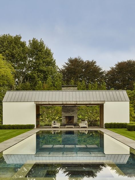 Hamptons Pool House, Hampton Pool, Hamptons Pool, Barn Pool, Pool House Design, House In The Hamptons, Modern Pool House, Moderne Pools, Pool Pavilion