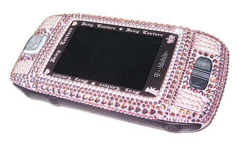 the bedazzled Juicy Couture Sidekick. Sidekick Phone, Retro Gadgets, Y2k Accessories, 90s Childhood, Old Phone, Flip Phones, 90s Kids, Aesthetic Themes, Aesthetic Images