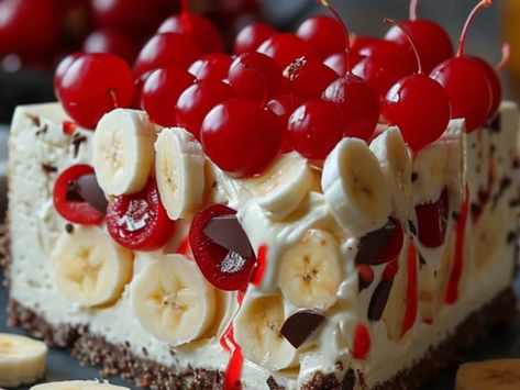 No-Bake Banana Split Cheesecake - recipestasteful Banana Split Cheesecake, Cookout Desserts, Cheesecake With Whipped Cream, Banana Split Dessert, Chocolate Graham Crackers, Vegan Cream Cheese, Cheesecake Desserts, Butterscotch Chips, Icebox Cake