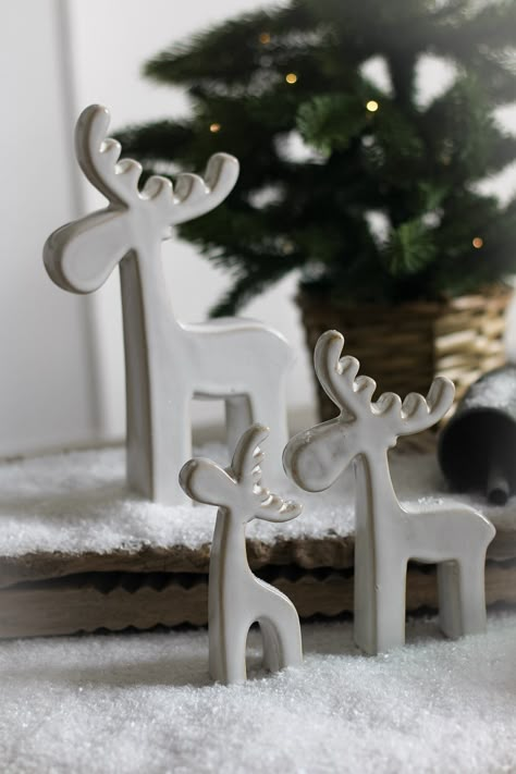 Christmas Ceramic Art, Ceramic Reindeer Pottery, Christmas Ceramic Decorations, Ceramic Christmas Decor, Christmas Ceramic Ideas, Ceramics Christmas Ideas, Christmas Decorations Clay, Christmas Decor Ideas For The Home, Christmas Clay Decorations