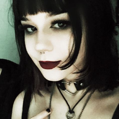 Egirl Makeup Goth, Mall Goth Makeup, Goth Makeup Looks, Trad Goth Makeup, Futuristic Makeup, Egirl Makeup, Gothic Photography, Casual Goth, Gothic Models