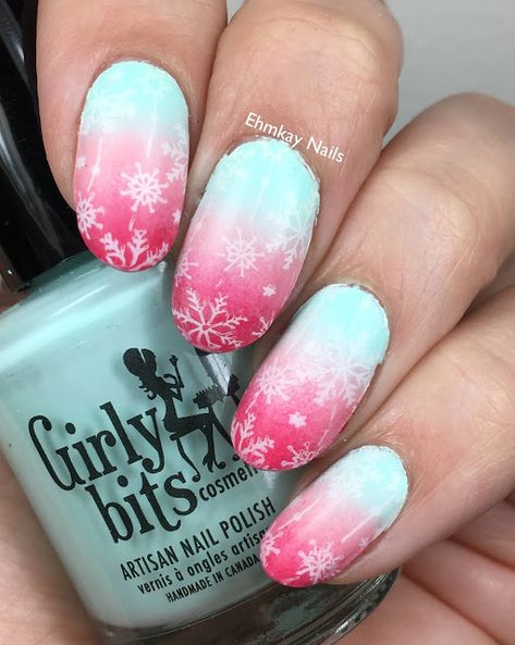 Tropical Christmas Nails, Pastel Christmas Nails, Christmas Gradient, Nails Pastel, Christmas Manicure, Cup Collection, Pastel Gradient, Pastel Christmas, Tropical Christmas