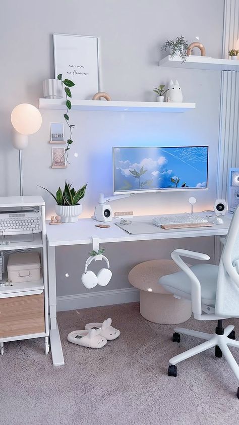 Instagram Aesthetic Desk Setup Minimalist, Game Set Up, Aesthetic Set Up, Minimalistic Aesthetic Room, Minimalist Office Ideas, Desk Setup Bedroom, Office Ideas For Small Space, Blue Aesthetic Soft, Pc Desk Setup