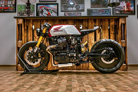 TOP TEN CUSTOM BIKES OF 2021. - Pipeburn Buell Cafe Racer, Cx500 Cafe Racer, Moto Guzzi Cafe Racer, Honda Cx500, Cafe Racer Design, Motorcycle Museum, Moto Cafe, Drag Bike, Cafe Bike