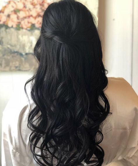 Half Up Wedding Hair Dark, Long Dark Wedding Hair Down, Soft Curls Dark Hair, Bridesmaid Hairstyles Dark Hair Half Up, Dark Hair Half Up Half Down Wedding, Soft Curls For Long Hair Wedding, Loose Curls Wedding Hair Half Up, Wedding Hair Down Black Hair, Bridesmaid Hair Dark