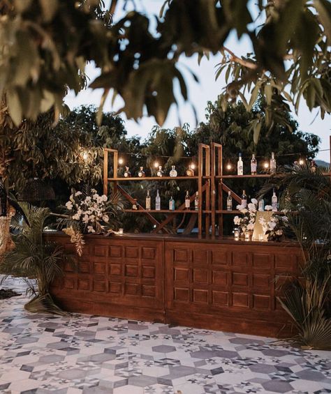 Bourbon Bar Wedding, Diy Bars, Acre Wedding, Bar Wedding Reception, Bourbon Bar, Pop Up Bar, Bar Wedding, Cabo Weddings, Wedding Venue Decorations