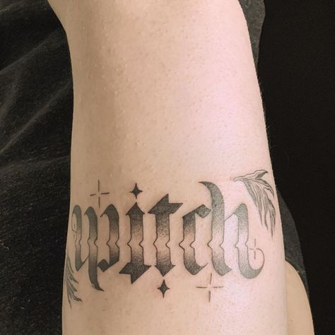 Ambigram Tattoo Witch, Witch Word Tattoo, Love Witch Tattoo, Ambigram Tattoo Ideas, Witch Aesthetic Tattoo, Ambigram Tattoo, Tattoo Guide, Hat Art, Witch Tattoo