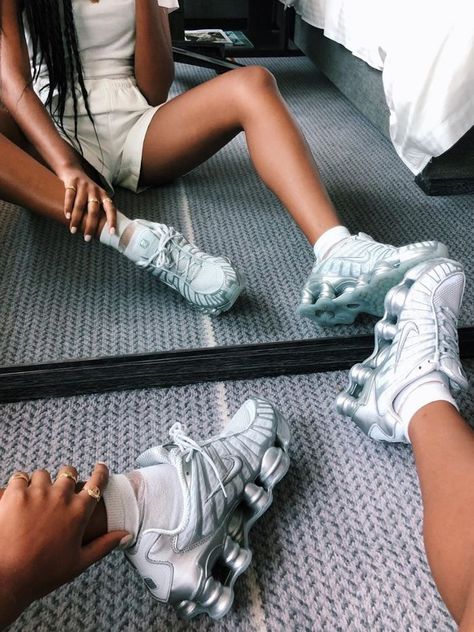 The 5 Sneaker Trends You'll See Everywhere This Fall Stella Mccartney Platform, Nike Shox Tl, Fall Sneakers, Sneaker Trends, Fav Shoes, Athleisure Trend, Sneaker Lovers, Dad Sneakers, Bag Obsession