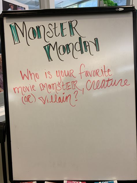 Office Whiteboard Ideas Fun, Monday Whiteboard, Days Of The Week Activities, Morning Questions, Whiteboard Activities, Whiteboard Prompts, Whiteboard Questions, Classroom Whiteboard, Whiteboard Messages