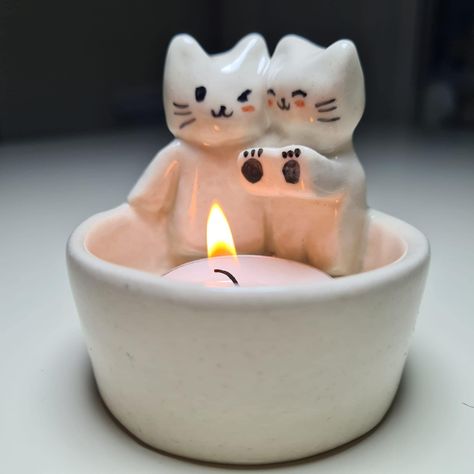 2023 Trend Valentine's Day Gift Clay Tealight Holder Diy, Handmade Ceramics Ideas, Couple Candle, Cat Candles, Cat Candle Holder, Fimo Diy, Clay Candle Holders, Table Candle Holders, Cat Candle