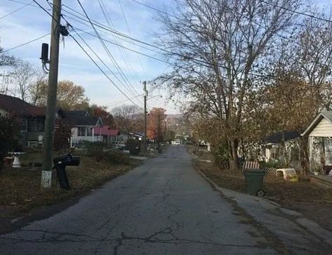 Trashy Neighborhood, Midwestern Fall Aesthetic, Midwest Nostalgia Aesthetic, Midwest Suburbs Aesthetic, Small Town Nostalgia, Small Midwest Town Aesthetic, Lower Middle Class Aesthetic, Small Town Midwest Aesthetic, Midwestern Emo Aesthetic