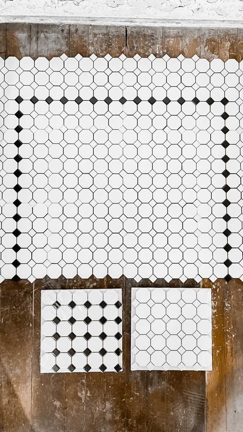 Bathroom Floor Small Tile, Black Penny Tile Kitchen, Penny Tile Border, Mosaic Tile Kitchen Floor, Penny Tile Patterns, Small Hexagon Tile, Penny Tile Design, Fireplace Tiling, Penny Tile Floor