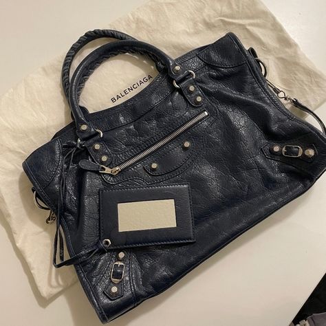 Authentic Balenciaga Giant City Bag City Bag Outfit, Balenciaga City Bag Outfit, Balenciaga Giant City Bag, Balenciaga Handbags, Bag Outfit, City Bag, Balenciaga City Bag, Vintage Bags, Cloth Bags