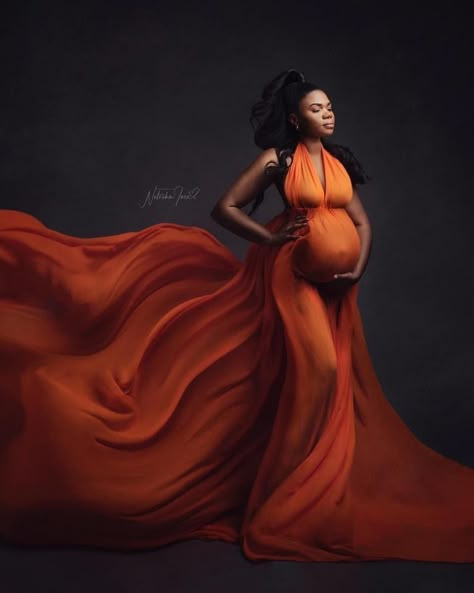 Black Women Maternity Shoot, Tulle Cloak, Maternity Shoot Black Women, Photography Pregnant, Maternity Shoot Outfit, Maternity Picture Outfits, Maternity Photography Props, Maternity Photoshoot Outfits, Maternity Studio