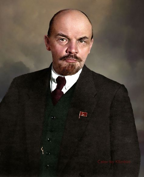 Life In Russia, Union Of Soviet Socialist Republics, Bolshevik Revolution, Vladimir Lenin, Russian Revolution, Colorized Photos, Russian History, Imperial Russia, Historical Characters