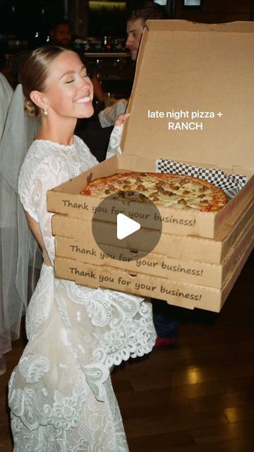 courtney steeves on Instagram: "Part Two 🤍 It’s all in the details #weddingday #weddinginspiration #weddingideas" Second Wedding Ideas, Wedding Late Night Snacks, Late Night Pizza, Gregory Alan Isakov, Pizza Wedding, Sand Cake, Wedding Snacks, Late Night Snacks, Wonderland Wedding