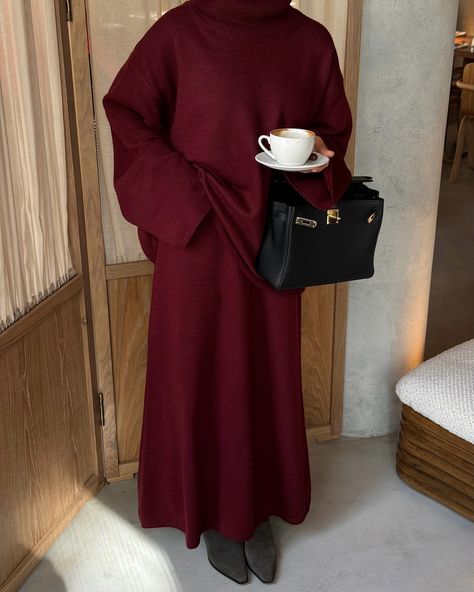 Autumn Abaya Outfits, Mens Christmas Outfit, Christmas Outfit Men, Burgundy Outfit, Pinterest Style, Outfit Autumn, Knitted Skirt, Oversized Turtleneck Sweater, Oversized Turtleneck