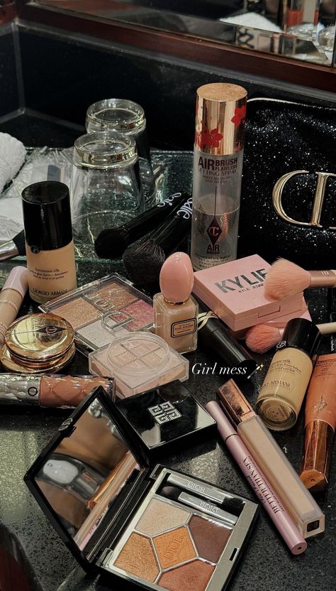 High End Makeup Aesthetic, Expensive Makeup Aesthetic, Luxury Makeup Aesthetic, Chanel Makeup Products, Ideas For Ig Story, Ig Story Post, Expensive Makeup, Vision Board Photos, Chanel Makeup