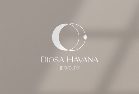 Jewellery Brand Logo, Stone Branding, Jewelry Brand Logo, Aesthetic Cosmetics, Guest Bathroom Design, Jewellery Logo, Photoshop Instagram, Jewelry Logo Design, Pearl Logo