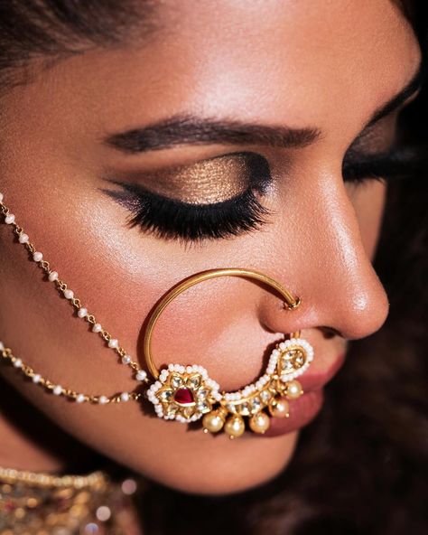 6 Tricks We Learnt From Namrata Soni's Makeup Class On WMG Eye Bridal Makeup, Big Nose Beauty, Nose Ring Jewelry, Bridal Make Up, Makeup Bride, Best Bridal Makeup, Best Makeup Artist, Makeup Class, Wedding Makeup Artist