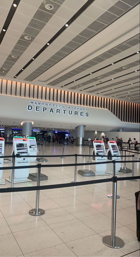 Airport Aesthetic, Manchester Airport, Airport Design, Black And White Picture Wall, Classy Aesthetic, Metro Station, Punta Cana, Black And White Pictures, Instagram Inspo