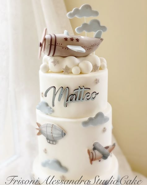 Travel Baby Shower Cake, Airplane Centerpiece Ideas, Vintage Airplane Cake, Airplane Baby Shower Cake, Adventure Awaits Cake, Airplane Birthday Theme, Airplane Baby Shower Theme, Plane Cake, Airplane Birthday Party Decorations