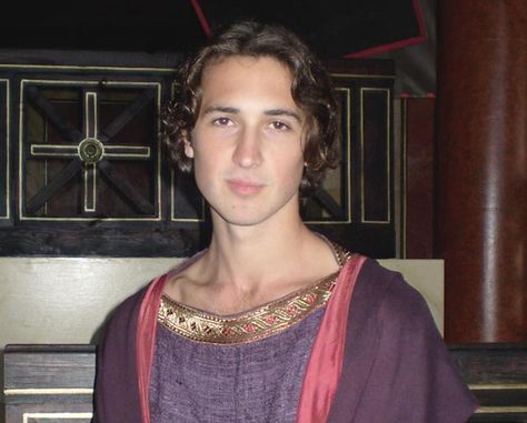 Ben Lloyd Huges as Flaccus (AKA "Floppy") in the Roman Mysteries TV series, filmed at Boyana Studios in 2007 http://www.amazon.co.uk/exec/obidos/ASIN/B003CYOOE4/theromanmyste-21 Ben Lloyd Hughes, Mystery Tv Series, Rose Williams, Skins Uk, Twin Brothers, Divergent, Love Can, Jane Austen, Fangirl