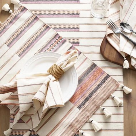 Tafel Decor, Fabric Photography, Linen Collection, Pretty Tables, Chic Pattern, Decor Buy, Table Linen, Furniture Restoration, Kitchen Linens