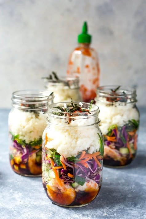 Dynamite Shrimp Sushi Jars {Meal Prep} - The Girl on Bloor Sushi Jars, Dynamite Shrimp, Mason Jar Lunch, Shrimp Sushi, Chicken Rice Bowls, Mason Jar Salad, Mason Jar Meals, Salad In A Jar, Chicken Meal Prep