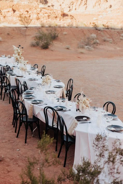 Serpentine Table Wedding Reception, Serpentine Tables Wedding, Serpentine Tables, Wedding Reception Table Ideas, Reception Table Ideas, Serpentine Table, Desert Luxury, 2024 Wedding Trends, Convertible Wedding Dresses