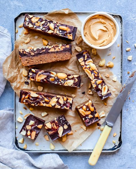 Vegan Peanut Butter Fudge, Fudge Photography, Peanut Butter Fudge Bars, Bar Photography, Chocolate Protein Bars, Fudge Bars, Healthy Vegan Desserts, Butter Fudge, Feed Insta