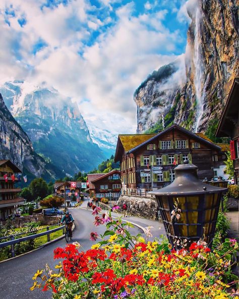 Suiza y sus míticos paisajes te fascinarán. #travel #viaje #viajes #suiza #europa #europe #turismo #cdmx #tour Switzerland Photography, Switzerland Travel, Winter Vacation, Beautiful Places In The World, Alam Yang Indah, Beautiful Places To Travel, Beautiful Places To Visit, Holiday Destinations, Vacation Ideas