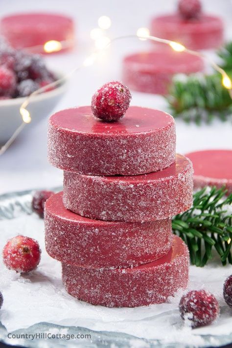 stack of cranberry soap bars Christmas Soap Diy, Cranberry Soap, Frosted Cranberry, Diy Body Scrub Recipes, Homemade Body Care, Soap Melt And Pour, Homemade Beauty Recipes, Holiday Soap, Melt And Pour Soap