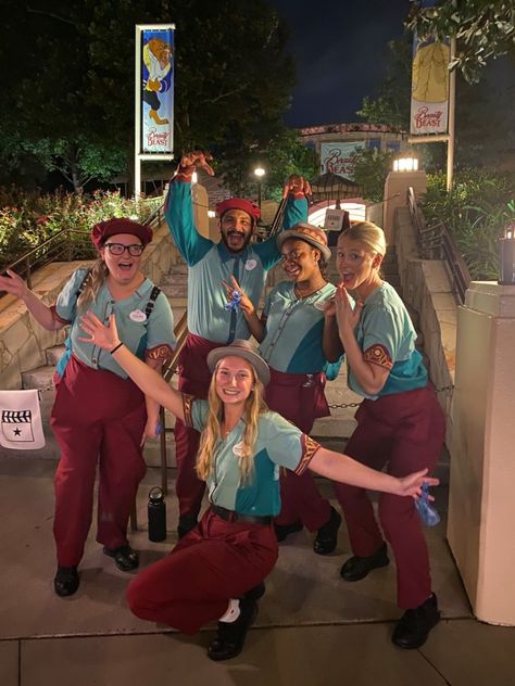 Disney University, Disney College, Disney College Program, Disney Cast Member, Disney Cast, Disneyland Pictures, Disney Orlando, Walt Disney Animation Studios, Hollywood Studios Disney