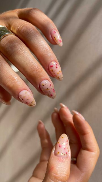 Nails With Encapsulated Flowers, Encapsulated Flower Nails, Dried Flowers Nails, Encapsulated Nails Flowers, Pressed Flower Nails, Dried Flower Nails, Gold Leaf Nails, Encapsulated Nails, Organic Nails