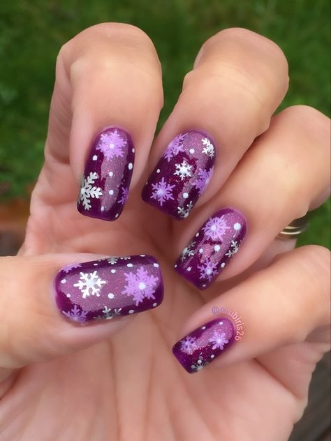 Purple Gel Nail Art, Purple Christmas Nails Acrylic, Nails For January 2023, Purple Xmas Nails, Purple Christmas Nail Designs, January Nail Colors 2023, January Nails Ideas 2023, January Nails Ideas Acrylic, January Nails 2023