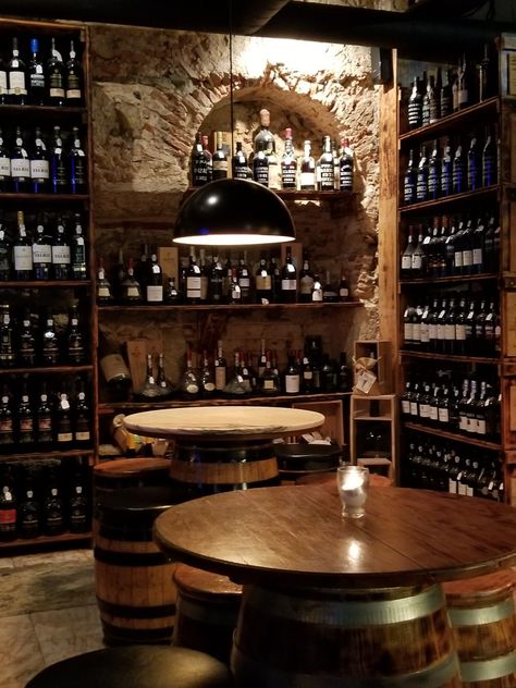 Tabua Wine Bar, Lisbon Private Wine Tasting Room, Wine Bar Ideas Restaurants, Small Wine Room, Wine Tasting Room Ideas, Wine Bar Aesthetic, Wine Bar Ideas, Wine Pantry, Wine Grotto, Wine Shop Interior