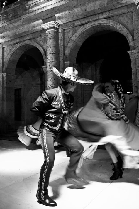 mexican art black and white Mexican Dancing Aesthetic, Mariachi Aesthetic, Mexico Dance, Mexican Dance, Mexico People, Latino Culture, Latina Aesthetic, Ballet Folklorico, Mexican Culture Art