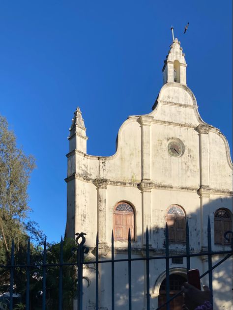 #photography #church #sky #fortkochi Fortkochi Photography, Fort Kochi, St Francis, Kochi, Story Ideas, Instagram Story Ideas, Notre Dame, Instagram Story, Fort