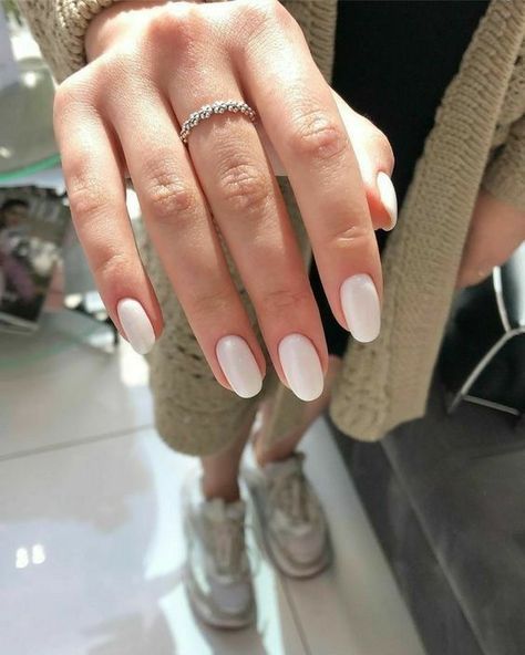 Unghie Sfumate, Casual Nails, Makijaż Smokey Eye, Oval Nails, Neutral Nails, Minimalist Nails, Classy Nails, Chic Nails, Short Acrylic Nails