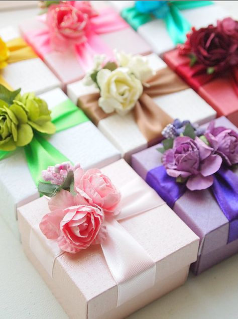 Wedding Favors Bridal Shwer Favor Purple Violet Ivory Ring Jewelry Box, Baby Shower Favors, Bridesmaid Gifts, Party Favors #giftwrap #colors Nikkah Boxes, Box Gift Wrapping Ideas, Shaker Tags, Box Gift Wrapping, Box Hampers, Bridal Party Jewelry, Gift Wrapping Ideas, Floral Bridesmaid, Creative Gift Wrapping