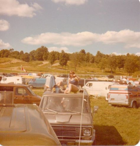 elizabitchtaylor: “ rollinheavy: “ Van Party ” “Vanstock. It’s like Woodstock, but with the emphasis on Vans.” ” Cars, Van