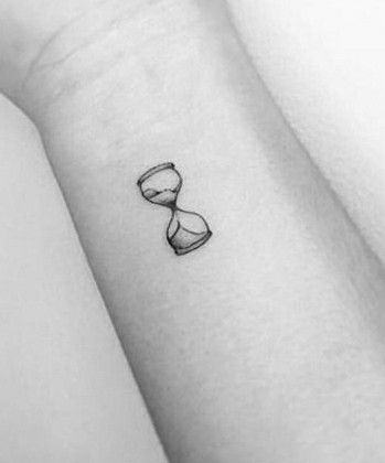 Infinity Hourglass Tattoo, Egg Timer Tattoo, Mini Hourglass Tattoo, Fine Line Clock Tattoo, Hourglass Tattoo Simple, Sand Watch Tattoo, Sand Clock Tattoo Minimalist, Minimal Hourglass Tattoo, Hourglass Tattoo Minimalist