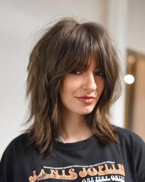 Edgy Lob-Length Wolf Cut Fine Shaggy Hair, Graduated Bangs, Medium Brunette Hair, Medium Shag Haircuts, Long Shag Haircut, Shaggy Haircuts, Medium Layered Hair, Medium Length Hair With Layers, Shag Hairstyles